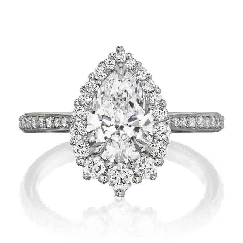 romantic heart charm ring -・CELESTE・Pear Lab-Grown Diamond Center (VVS2/E), Diamond Halo (1.5ctw+)